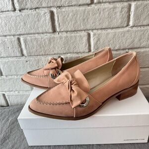 Chic Pink Loafers with Bow Detail